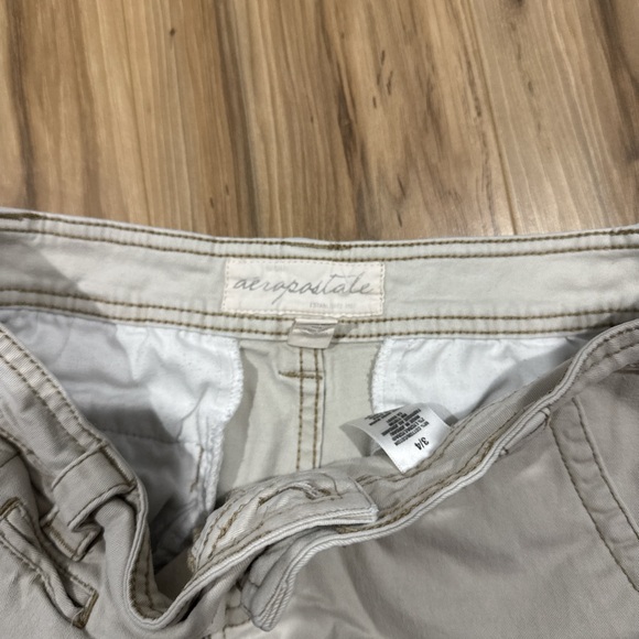 Cream Short with Button-Back Pockets - Picture 3 of 3